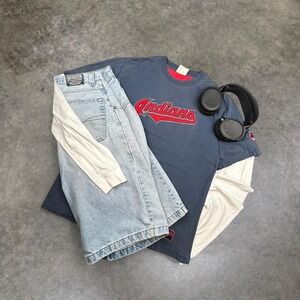 Cleveland Indians MLB T Shirt Baseball Graphic Logo Vintage Style Tee